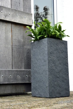 Plantenbak Arizona Cubihi - L22 X B22 X H50cm - Donkergrijs 6 Plantenbak Arizona Cubihi - L22 X B22 X H50cm - Donkergrijs -Buitentuin Winkel arizona cubihi graphite w22h50 plantenbak 6 4